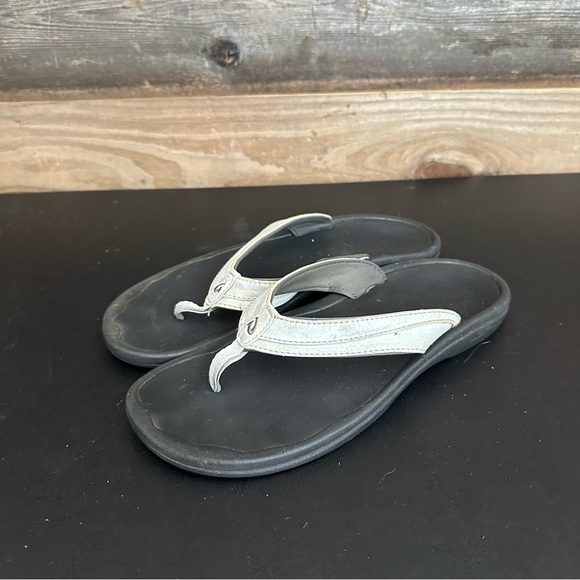 OluKai Ohana Women’s Flip Flops Sandals White Beach Weekend Relax Size 9 Thongs - Picture 2 of 13